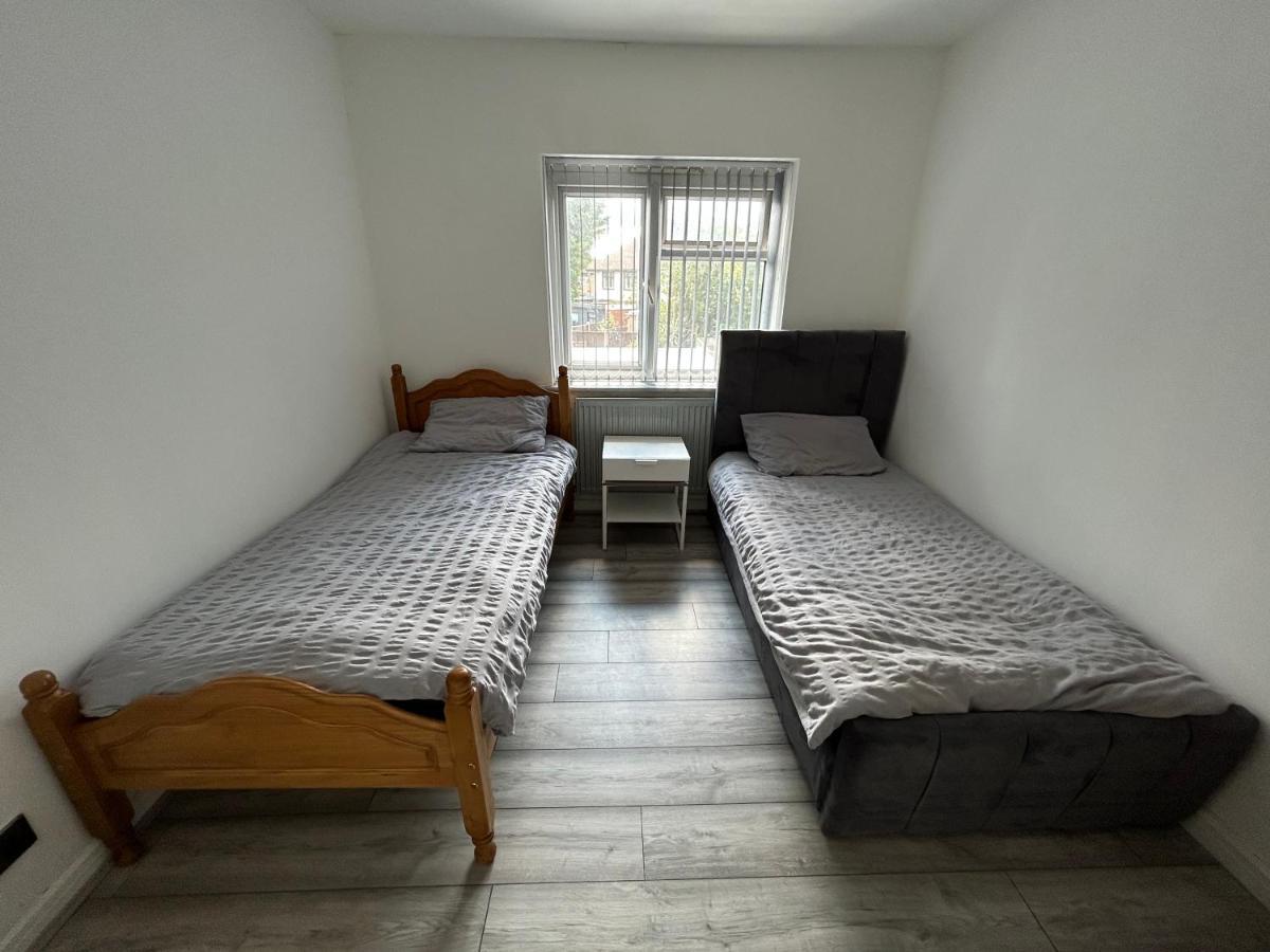 Lovely 3 Bedroom Entire Home With Street Parking - Close To Nec, Bhx Airport - Sleeps 6 Guests Ideal For Contractors & Families Birmingam Exterior foto